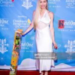 Arielle Raycene Instagram - It was the Christmas in September toy drive last night @theabbeyweho / wearing @ledair.official 🤶🎄