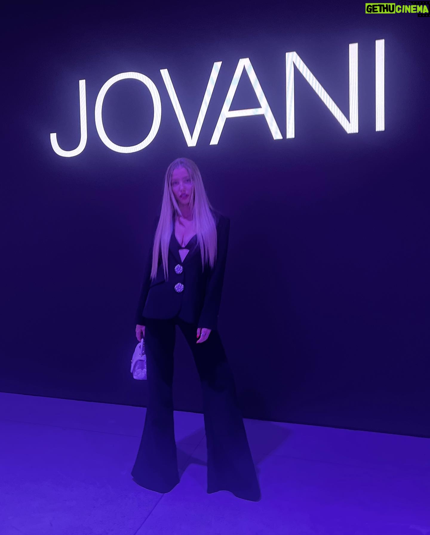 Arielle Raycene Instagram - A night w. @jovanifashions (yellow is coming in hottttt) #nyfw2023