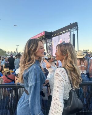 Arielle Reitsma Instagram - GGB takes @stagecoach 🤠
