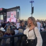 Arielle Reitsma Instagram - GGB takes @stagecoach 🤠