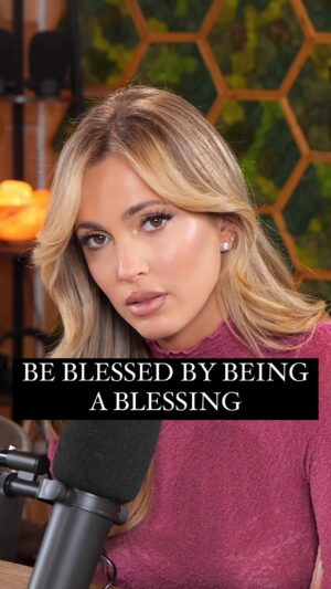 Arielle Reitsma Instagram - ”The one who blesses others is abundantly blessed; those who help others are helped.“ ‭‭Proverbs‬ ‭11‬:‭25‬ ‭

#girlsgonebible
new episode on YouTube, Spotify & Apple Podcasts