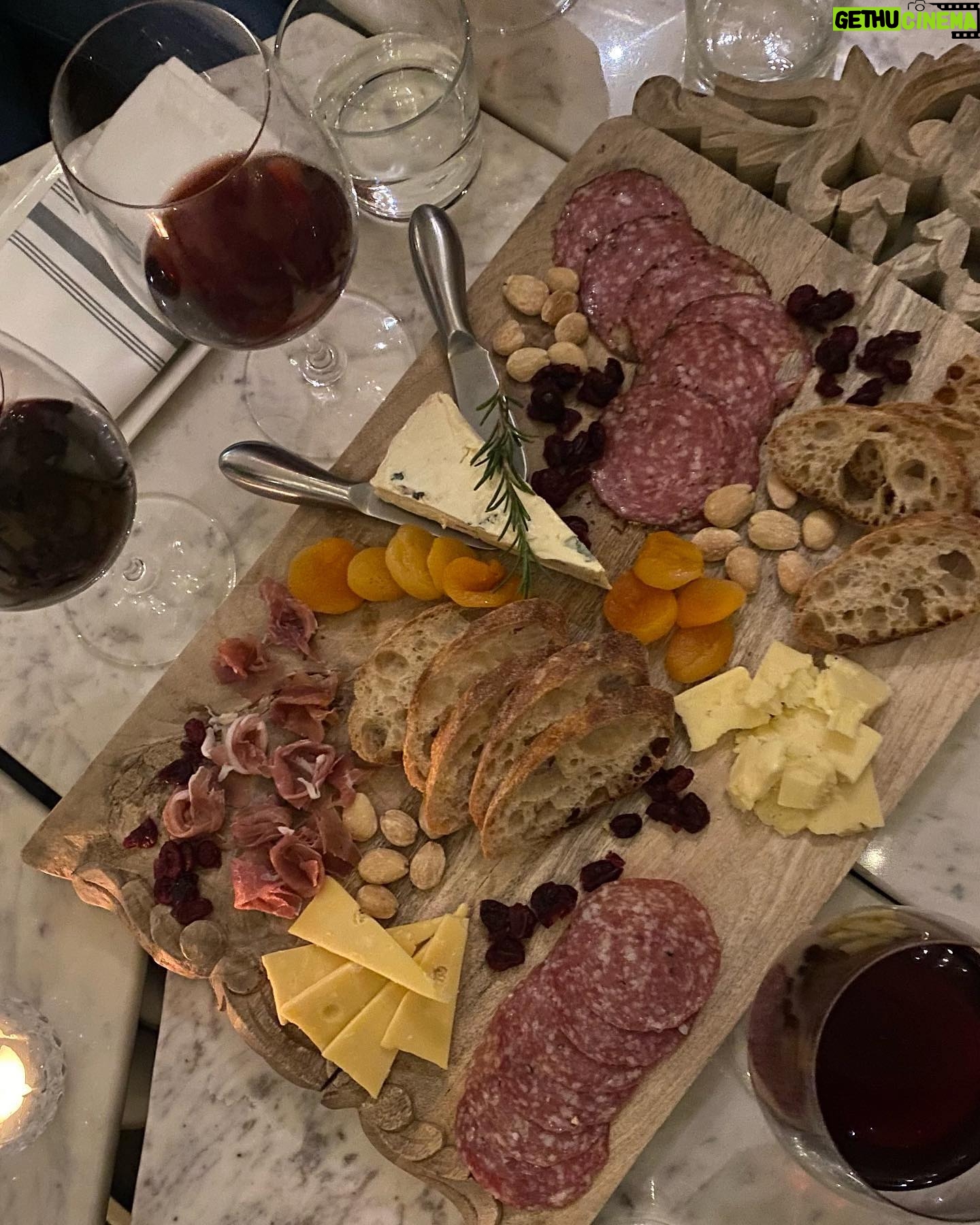 Arielle Reitsma Instagram Belle’s 30th 🤍 Gethu Cinema