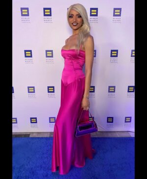 Arisce Wanzer Instagram - Had a beautiful night w/ my @flux_ahf family @hrclosangeles gala🩷 
Fun fact: the Barbie pink group color was NOT planned! Doll hive mind 💞