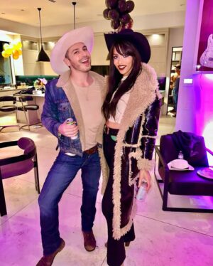 Arisce Wanzer Instagram - Pony up🤎🖤🤎

📸 @stevenstagrams 
@todrick bday 🎂