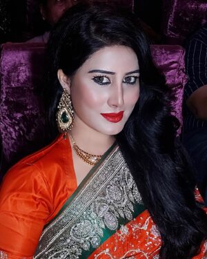 Arjumman Mughal Instagram - #noplasticsergury #noAI #onlyloudmakeup #goodmakeup #goodlighting #naturalexpressions #nofillers #nobotox #remainwhatyouare #makeup #is #the #most #important #asset #of #an #actress #stickwitholdtechnics #feelingsontheface