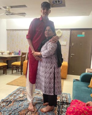 Arjumman Mughal Instagram - Happy birthday mamma! Eid mubarak #arjummanmughal