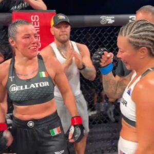 Arlene Blencowe Instagram - Congrats to Arlene Blencowe!!
Victorious over in Dublin, Ireland 🇮🇪 ! Blencowe drops opponent with a big right hand then traps her with a deep guillotine choke; forcing the tap!! Congratulations!!!
