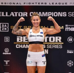 Arlene Blencowe Instagram - Weight is made, it’s time to play. 
Shoutout to @thecombatdietitian for looking after me this camp. I started camp the heaviest I’ve been and was low key worried whether my body would move the excess weight. 
I stuck to the plan and here we are, 145.4lb/66kg - as easy as a weight cut gets 🫡 @the_fightdietitian

Sponsors: @ahglassfencing @showtimefightersacademy