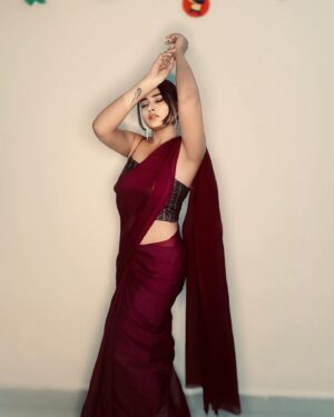 Arohi Rao Instagram - 🍷andhame athivai vasthe nenu le👀