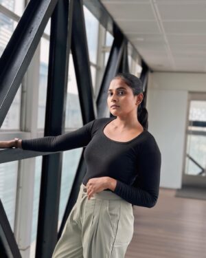 Arohi Rao Instagram - Just showing my without makeup moham😂🫣

#iactuallydontwearmakeup