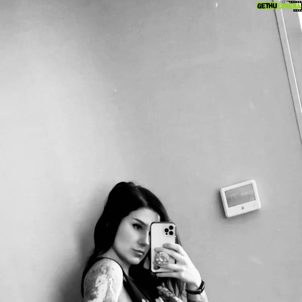 Arryn Zech - 3 Likes - stuff 🤷🏻♀️
