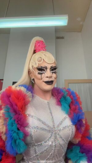 Art Simone Instagram - Can’t wear my fave wig without people quoting this now 🙃🥲 
#rpdr #dragrace #hair #q