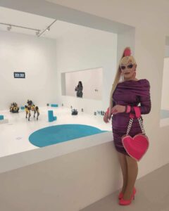 Art Simone Instagram - NGV GALA 2023 🎨 A evening of art with Art! Always adore to be part of Melbourne’s night of nights - the new exhibition TRIENNIAL is open now and free to the public, go check it out! 👗— @tamaraclaire 💇‍♀️— @weekdaywigs 💅— @clawsinabox