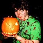 Art Simone Instagram – Happy Halloween from 15 year old me xo 🦇 🎃 👻
Swipe for my new pussy 👀