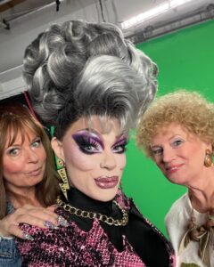 Art Simone Instagram - It’s a crime against humanity to keep this locked up. 💋 Bloody chuffed to be joining these foxy morons for “Kath & Kim: Our Effluent Life” airing on @channel7 this Sunday and Monday!