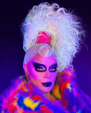 Art Simone Instagram - DAY-GLO-HO 🥵