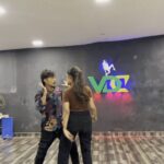 Arunima Sudhakar Instagram - Mozha Mozhannu Yama Yama 🎶❤️ With @arunima_sudhakar_ 🎥 @karthi_vdc #dhanushdjd #arunimasudhakar #dancereels #instagramreels #coupledance #vdc #trending