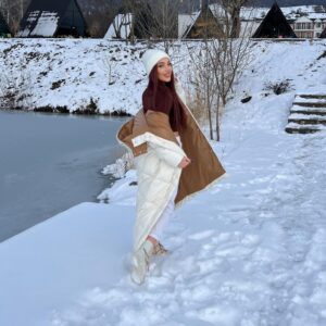 Arzu Abdulova Instagram - — Будь как снег, красивой, но холодной.
@castle_resort_spa