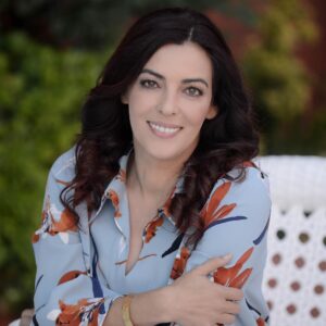 Arzu Gamze Kılınç Instagram - Bu akşam 😊 #yeter #siyahbeyazaşk #arzugamzekılınç #MeseleAşk