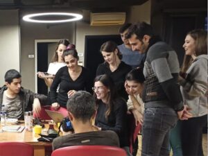 Arzu Gamze Kılınç Instagram - @yasarozer8 mutluluğumun fotoğrafını çekmiş😍🙏🏻🥰