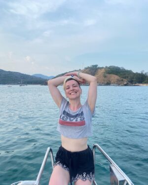 Arzu Yanardağ Instagram - pamuk şekerin içinde yolculuk ettik🤓😍 #sunset #phuket
