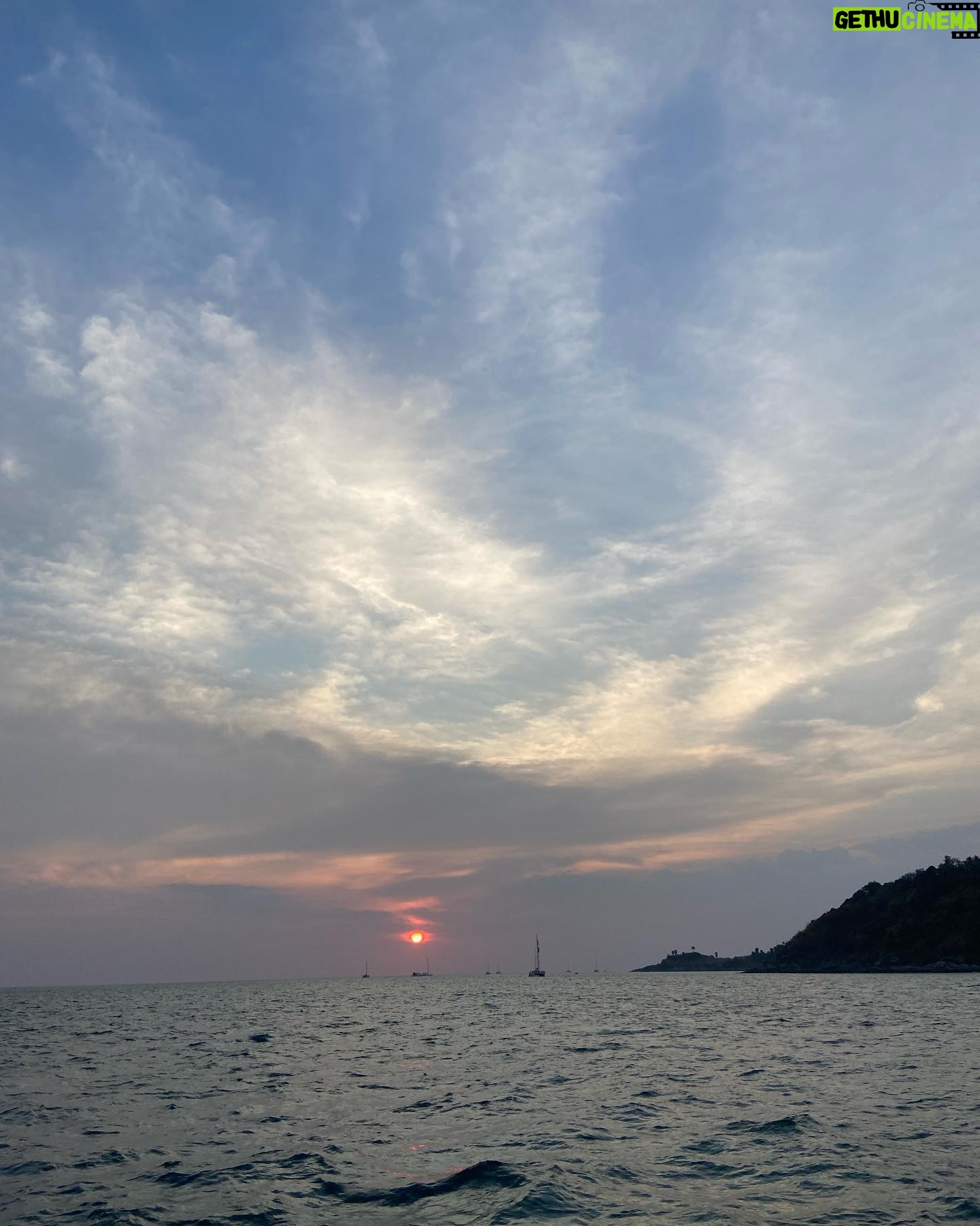 Arzu Yanardağ - 3 Likes - pamuk şekerin içinde yolculuk ettik🤓😍 #sunset #phuket