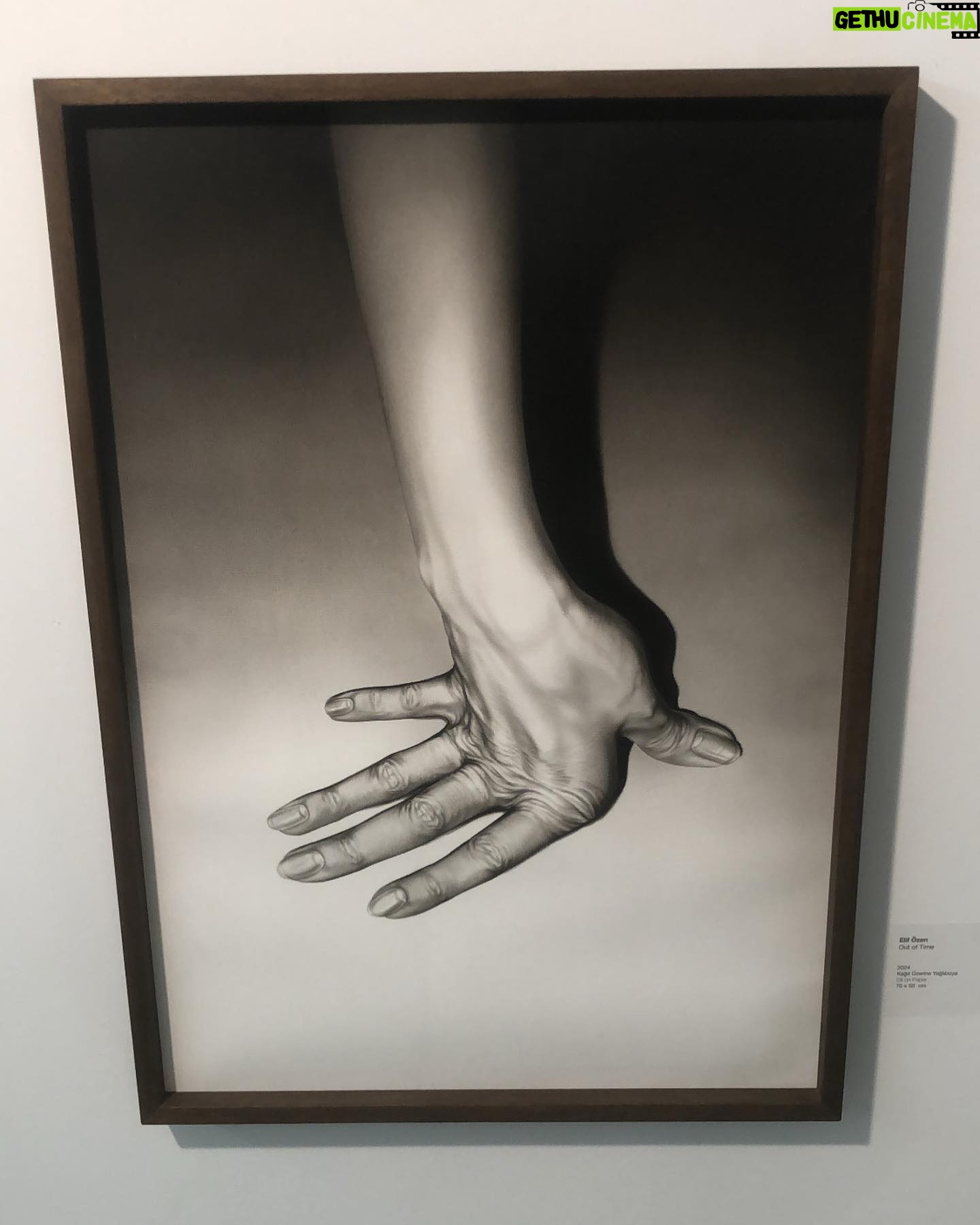 Arzu Yanardağ Instagram - I love art🤤😻 #artweeksistanbul