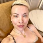 Arzu Yanardağ Instagram - Buradaki en iyi arkadaşım oldun Washira😍 seni veren Allah’a şükürler olsun🙏🏻💫🧿 Zuzu Washira ile masaj keyfinde🫠✌️