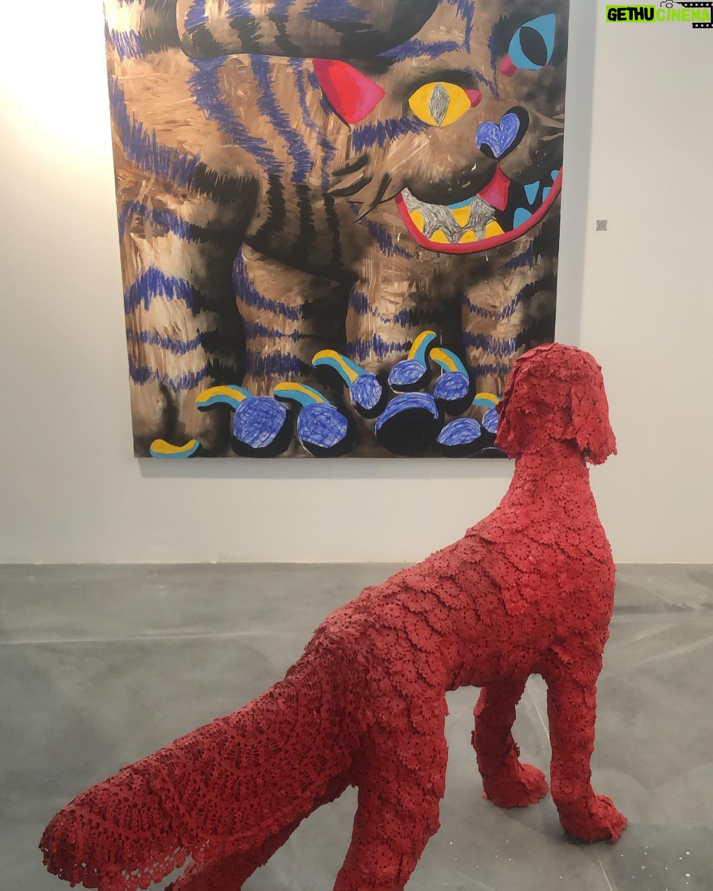 Arzu Yanardağ Instagram - I love art🤤😻 #artweeksistanbul