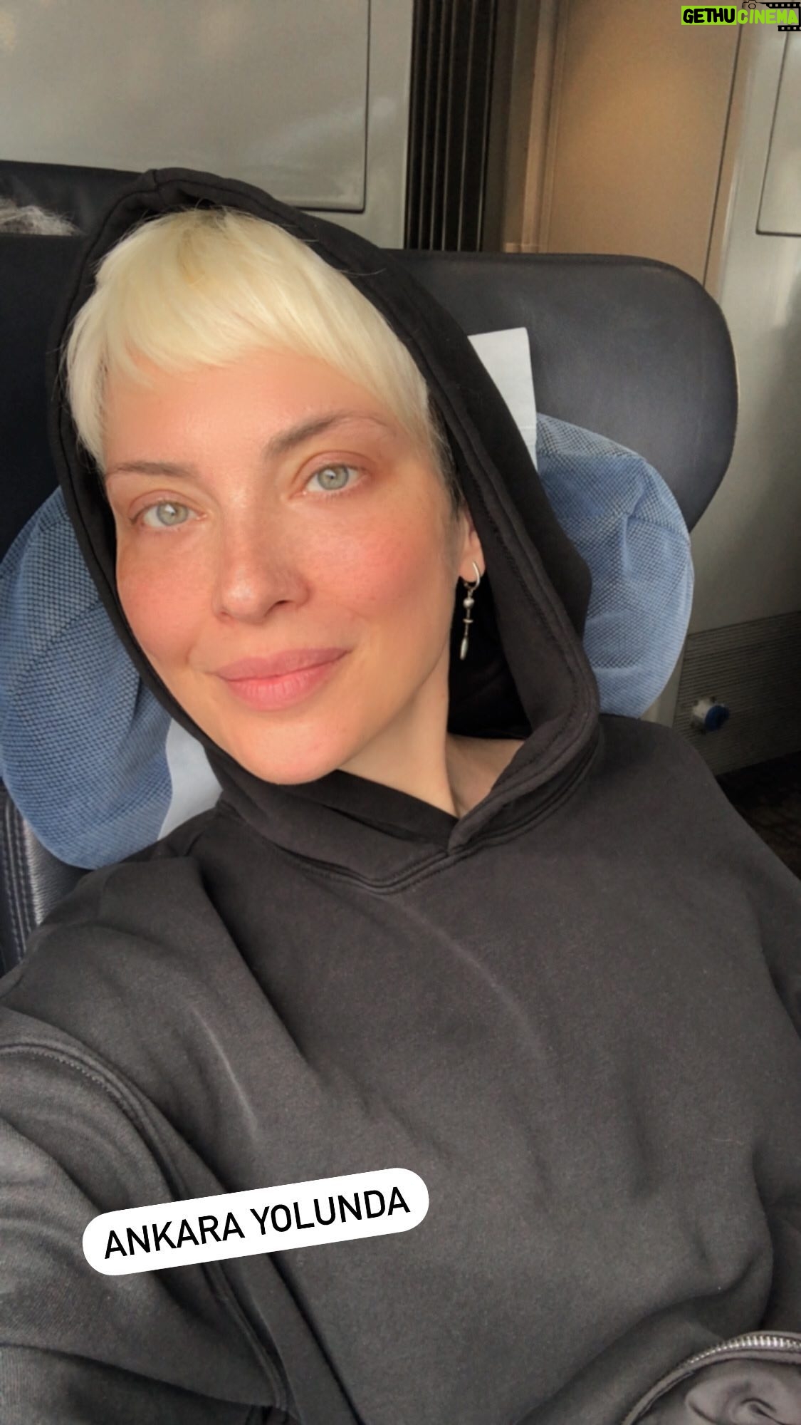 Arzu Yanardağ - 0.9K Likes - YHT ile Ankara’ya gidiyorum🥰💫 😘 #arzuyanardag #ankarayolunda