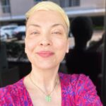 Arzu Yanardağ Instagram - Zuzu en çok #footmassage seviyor 🫠💫 dolaşım sistemim Kürt halayı çekiyo🤩