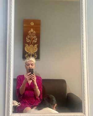 Arzu Yanardağ Instagram - Zuzu en çok #footmassage seviyor 🫠💫 dolaşım sistemim Kürt halayı çekiyo🤩