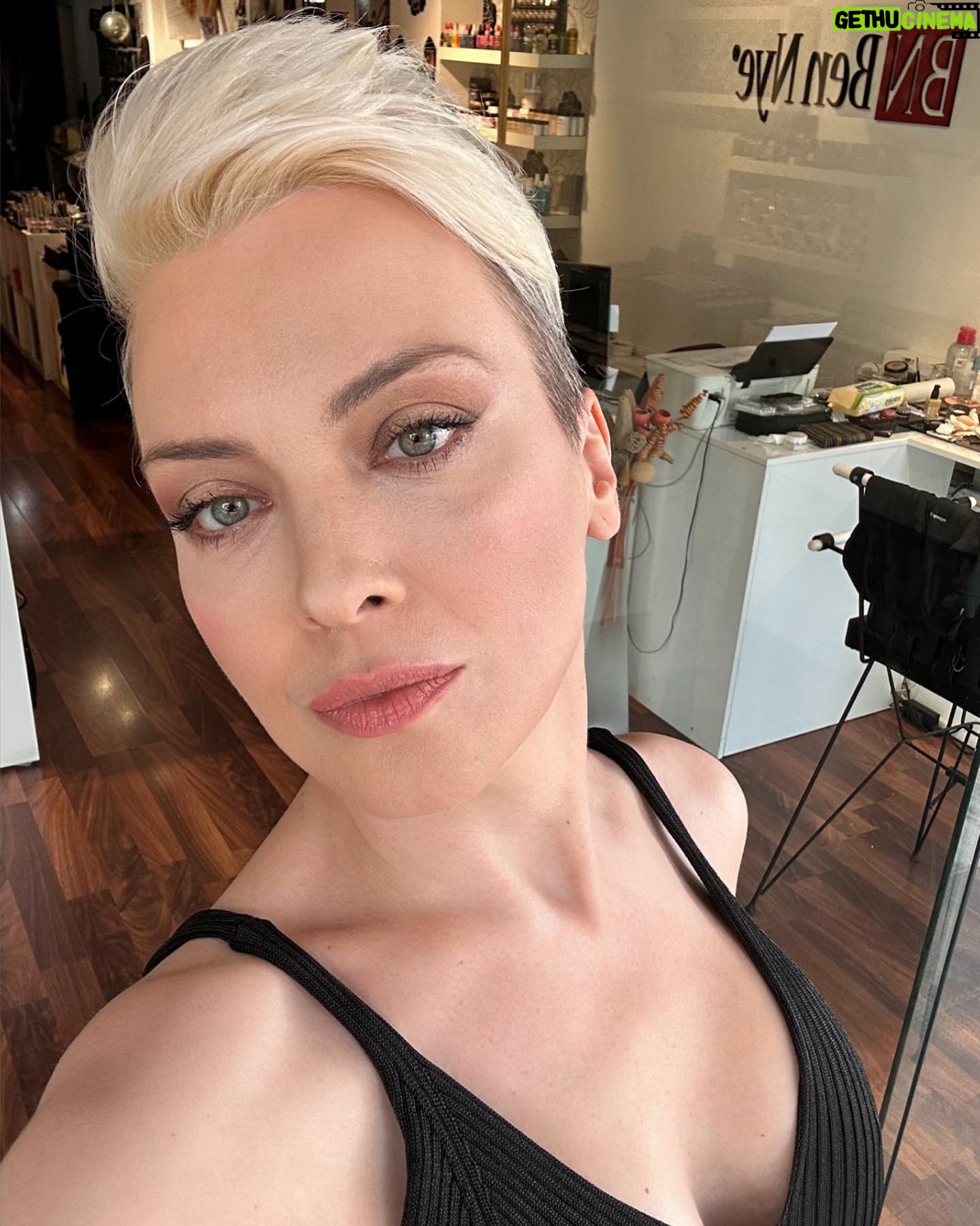 Arzu Yanardağ - 4.8K Likes - Canım kendim😁😘 #makeupby @oznurhorozcu