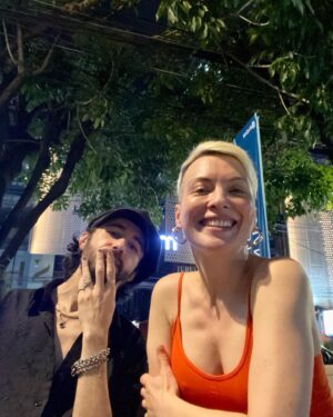 Arzu Yanardağ Instagram - Tayland’la ummadığım kadar kucaklaştık. Bağ kurdum🫠🥰🙏🏻 teşekkür ederim her şeye🤩🧿💫