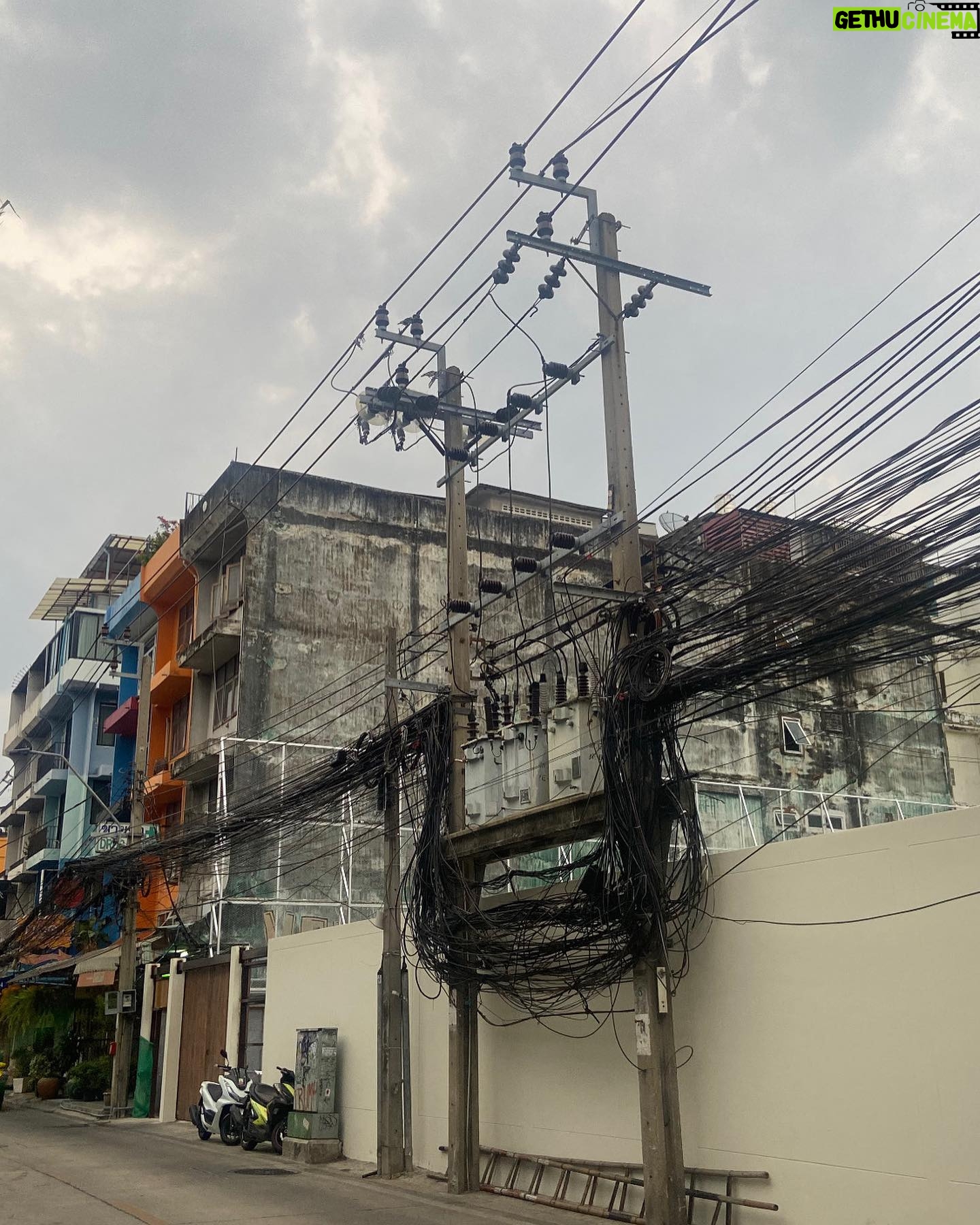 Arzu Yanardağ - 3 Likes - Bangkok dump✌️