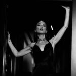Arzu Yanardağ Instagram - 🖤 #tb #arzuyanardag
