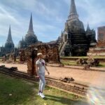 Arzu Yanardağ Instagram - Zuzu Ayutthaya antik kentinde🤩🙏🏻 #namaste #Bangkok