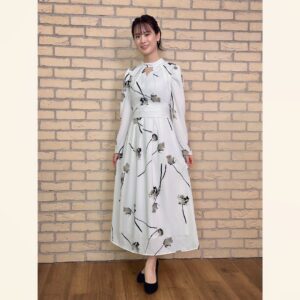 Asami Seto Instagram - 呪術廻戦「渋谷事変」記念特番でした！１年ズ〜

薔薇柄の白いワンピースでした🌹
