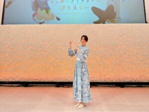 Asami Seto Instagram - 『青春ブタ野郎はおでかけシスターの夢を見ない』パッケージイベント『シュガーダイアリーの夢を見ない』とっても楽しかった〜╰(*´︶`*)╯♡

ほんとにみんな青春ブタ野郎だね🐷

生アフレコ、オリジナル朗読劇、クイズコーナーと
すべて楽しかったなあ〜☺️
ありがとう🌸

帰宅して、ソファで寝ちゃった⭐︎

#青ブタ