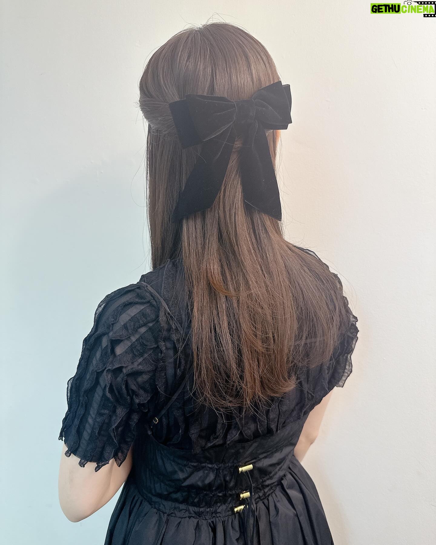 Asami Seto - 7.9K Likes - #陰の実力者になりたくて
スペシャルイベントでした!陰実ファンの皆様ありがとうございました😊
①②昼夜のお衣装👗
③あやちゅとパシャリ😙
④髪伸びたな〜!
☀️皓白の祝祭
白ブラウス
@kwotias.official
ワンピース
@maisonfuruta
イヤリング
@trophy0529
ネックレス
@lisrique_pr
リング
@viola_bijou
@rhodes_showroom
🌙漆黒の饗宴
ワンピース
@maisonfuruta
リング
@pearl_for_life.jp
@rhodes_showroom