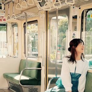 Asami Seto Instagram - こちらはパンフレットに載っている、#青ブタ聖地巡礼 したときのオフショになります🚃