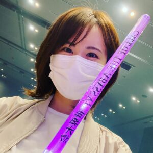 Asami Seto Instagram - COAVIワールド決勝トーナメント🔥🔥
初めてオフライン会場で試合を見ました！！😳😳🎮会場での試合が動いた時のどよめきが一体感があって興奮しましたし、選手が目の前にいることで、私に計り知れることではないですが、感情を直に共感して息を呑みながら観戦しました…😳🫣
勝負の世界ってすごいよ。。
一年に一回、世界の頂点がきまるんだもん。。とても興奮して力をもらえる期間でした😭😭
（今日の決勝GGvsDOU5はおうちで観てます！大興奮！）どうなる？！！、！うおーー！！

#最近ランク回してない
#つよくなりたい
#第五人格
#identity5