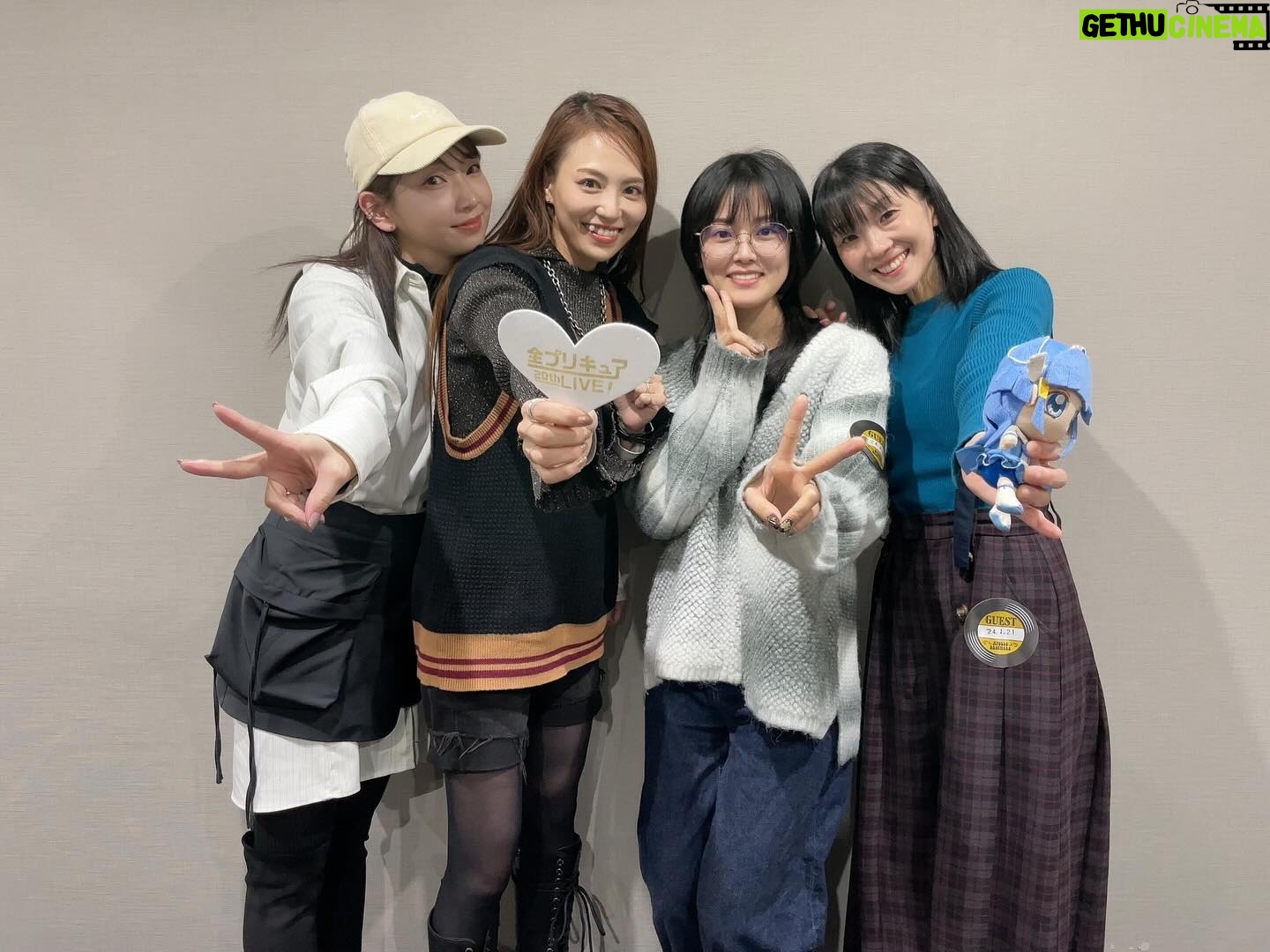 Asami Tano - 5.5K Likes - 🩷🧡💛💚💙🍬
全プリキュア 20th Anniversary LIVE!
キラキラ輝く未来の光が溢れる場所。
キュアハッピー福圓美里氏をメンバー全員で応援しました📣横浜アリーナがウルトラハッピー❣️✨で溢れていた。
皆がきらめいていた。そして間違いなく客席のスマイルプリキュアのメンバーも輝いていた🥺🪽✨
大好きなメンバーと大好きな人達と20周年プリキュアLIVE。キュアサニーに出会えた事最高に幸せ。
胸いっぱいでした🧡おおきにぃ!
#全プリキュアLIVE#田野アサミ#asamitano
サニーの姿をして踊っていたステージ上のサニーが(意味伝われ!)キレッキレでそして天真爛漫で豪快でまんまサニーだった事に感動した🥺。。。❤️🔥