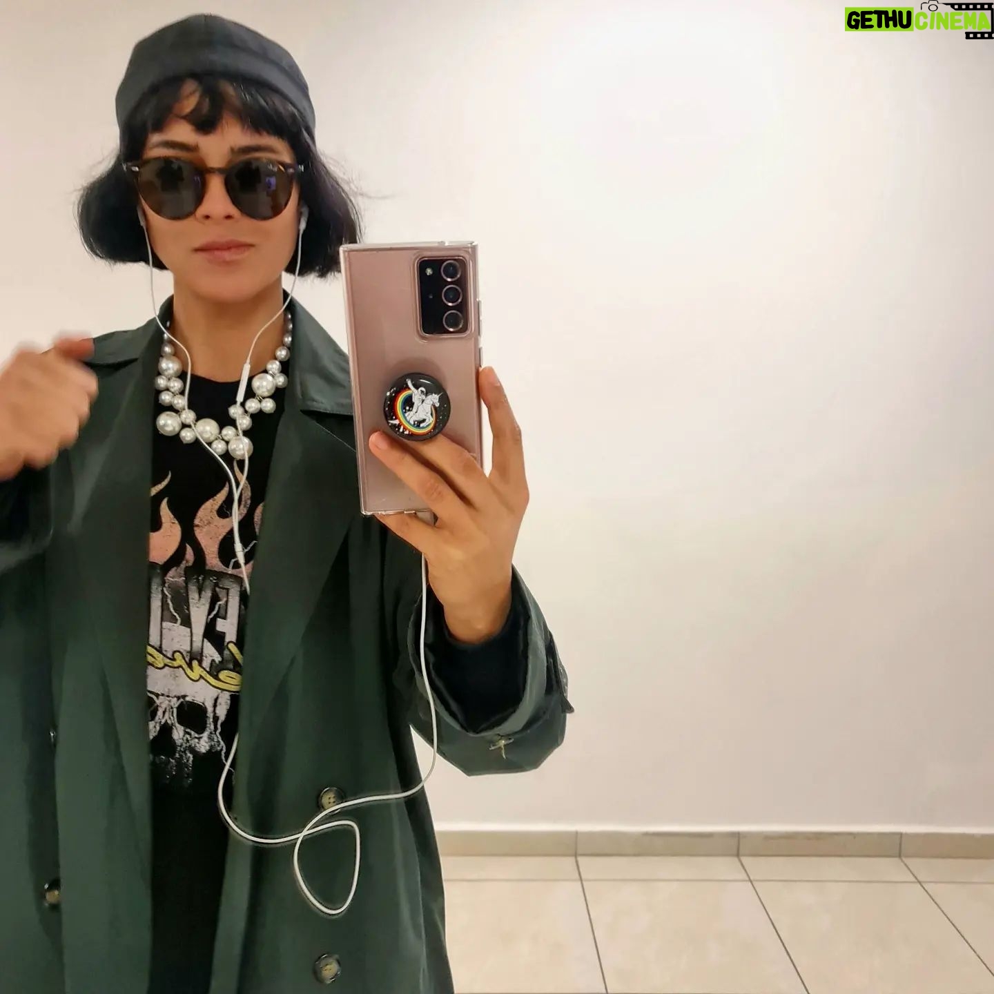 Asena Tuğal Instagram - Hayat zor, konu uzun, mevzu derin...