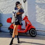 Asena Tuğal Instagram – Bi Vespa, bi Tesla …
