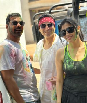 Ashlesha Savant Instagram - Why do I think of Mad Max : Fury Road with this bunch ???? 
All Mad here say Aye Aye !!!!! 

#holi #thatauthenticfeeling