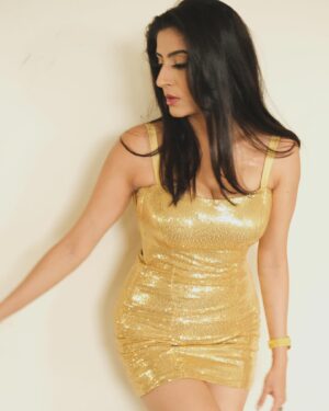 Ashlesha Savant Instagram - Gold ka rate increase ho Gaya hai . 💰 💴 💶 #gold #gold #gold