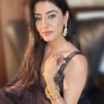Ashlesha Savant Instagram – I look different in different angles and different lights. 
But that’s the case with life in general isn’t it ????? 

P.S – the music is from my recent fav series @yellowstone 
Waiting for new episodes desperately!!!!! 

Thank you @roshni0819 for this last minute save ❤️

Stylist – @roshni0819
Jewellery – @chaotiqbyarti 

#sareelove #indianjewellery