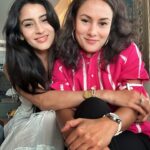 Ashlesha Savant Instagram - I think I’ve known you from before and I will keep seeing you again and again and again forever @aditi_deshmukh . Love ❤️ #eternal #friendsforever #experiencinglife