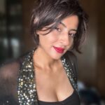 Ashlesha Savant Instagram – We all have that one friend and sister whose closet and makeup can be easily raided !!!!!

My sister spoils me silly so I don’t really need to steal 🥸

But when I joined this industry that 
one friend who educated me 
about all brands possible was Kiran Dubey.
All of 17 when I didn’t even know Shiseido ( didn’t know how to even pronounce it) 
existed and she had them all . 
Glimmering Dior eyeshadows , 
Glistening and smoothing  Lancôme lipsticks ,
Her make up kit was my wonderland. 
I used to open and reopen all her makeup , smelling it silly 
Till she gifted me at least one thing whenever she travelled abroad . 

And now that I’ve grown up and become a minimalist or environmentally conscious sustainable being, 
I don’t own or possess many many brands like I used to . 
Sometimes I have to wait till I can scoop out my make up and then I can buy something else . 

Anyhoo – Kiran is still that dearest friend . She recently gifted me this beautiful red just in time,

#maccosmetics #macximal in the shade 630 D For Danger ‼️ 
It’s somewhere between  burgundy red and a pink red . Leaves a powder puff pink stain . 
Really loving how it feels and looks . 
I prefer air dried clean locks of hair running falling lose all over my face and a red like this on my lips .!!!!’nn

Thank you @kirandubey_ ❤️🥰❤️🥰🥳🥰 I love it . 

#red #lips #makeup #maccosmetics